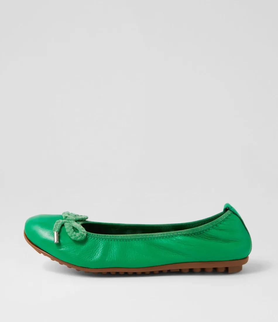 Women DJANGO & JULIETTE Flats<Beyond Bright Emerald Leather Ballet Flats