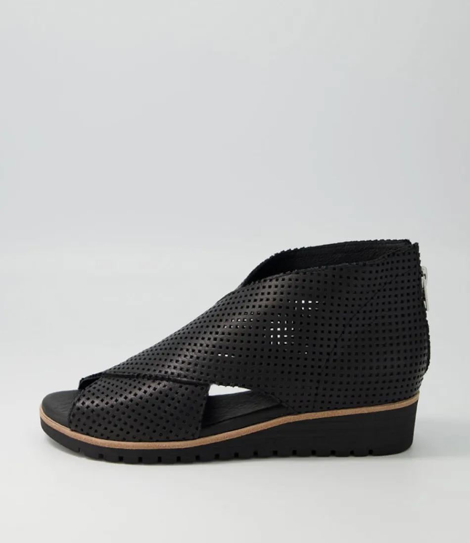 Women TOP END Wedges<Gwisse Black Leather Sandals Bs