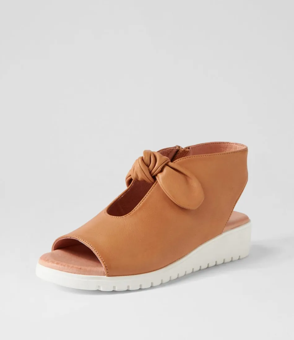 Women DJANGO & JULIETTE Wedges<Moneka Dark Tan White Leather Sandals