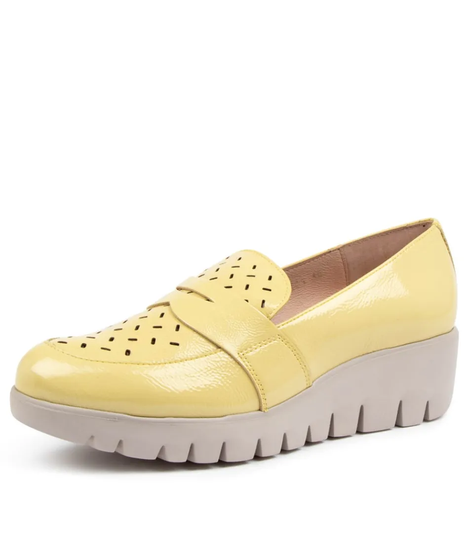 Women WONDERS Loafers<Wendie Yellow